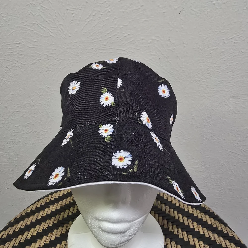 Alice + Olivia Bucket Hat Reversible - Picture 4 of 9